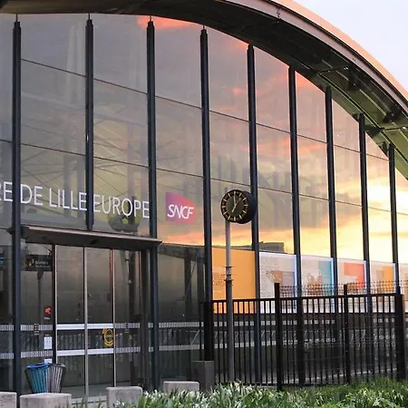 T2 Confortable & Bien Equipe Proche Metro Avec Parking Lejlighed Lambersart